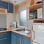 Alannia Neptuno Kamp alanı *